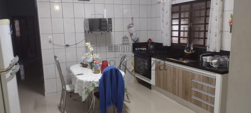 Foto 4 de Casa Padrão em Parque Santo Antônio, Jacareí - imagem 4