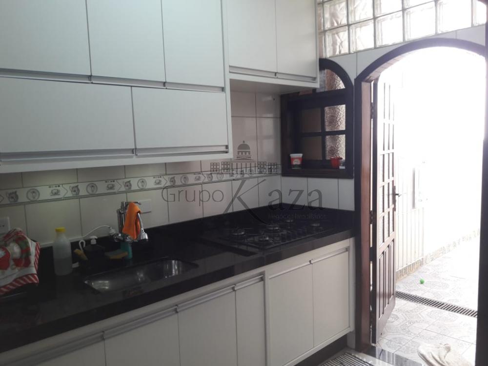 Foto 4 de Casa Padrão em Jardim Portugal, São José dos Campos - imagem 4