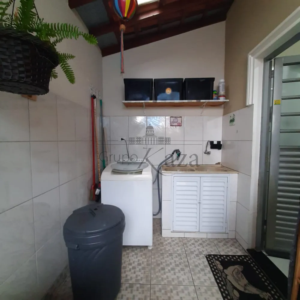 Foto 13 de Casa Sobrado em Jardim Santo Onofre, São José dos Campos - imagem 13
