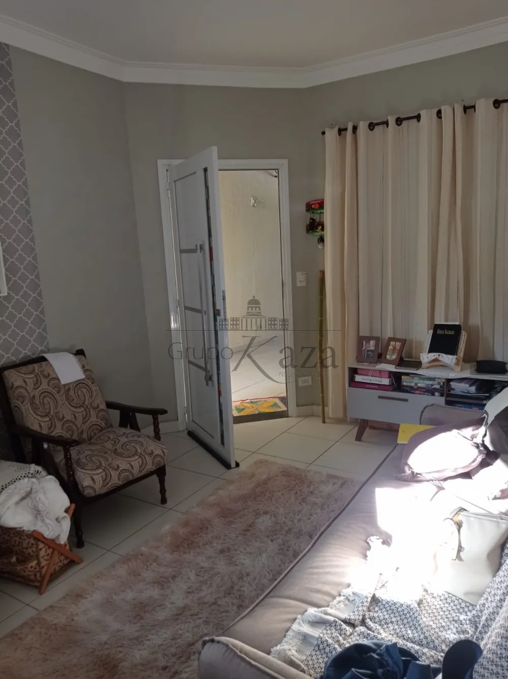 Foto 1 de Casa Padrão em Jardim Pararangaba, São José dos Campos - imagem 1