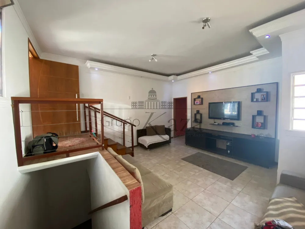 Foto 2 de Casa Sobrado em Parque Santo Antônio, Jacareí - imagem 2