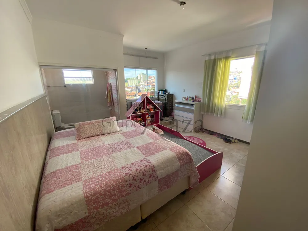 Foto 7 de Casa Sobrado em Parque Santo Antônio, Jacareí - imagem 7