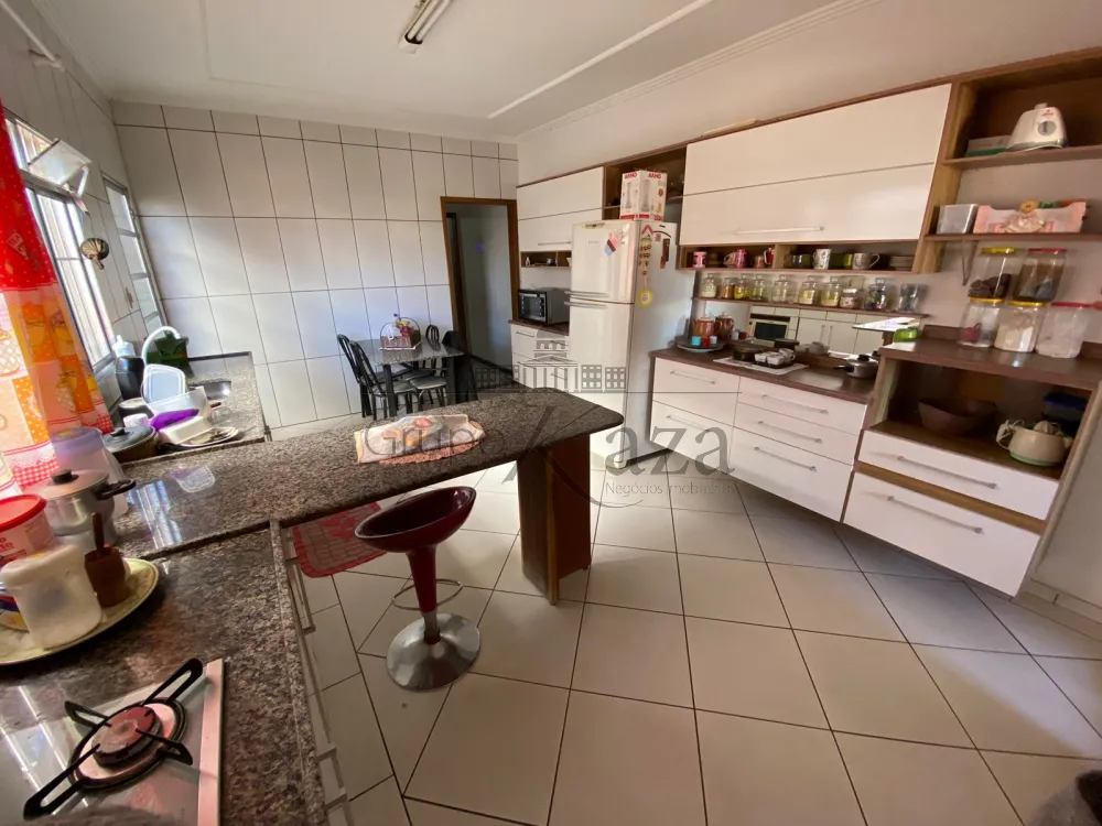 Foto 3 de Casa Sobrado em Parque Santo Antônio, Jacareí - imagem 3