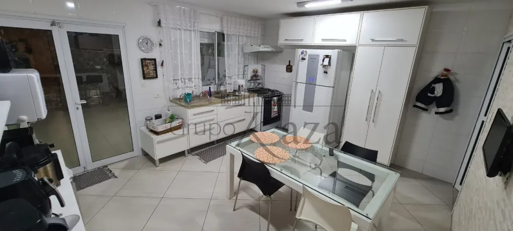 Foto 3 de Casa Padrão em Loteamento Residencial Vista Linda, São José dos Campos - imagem 3