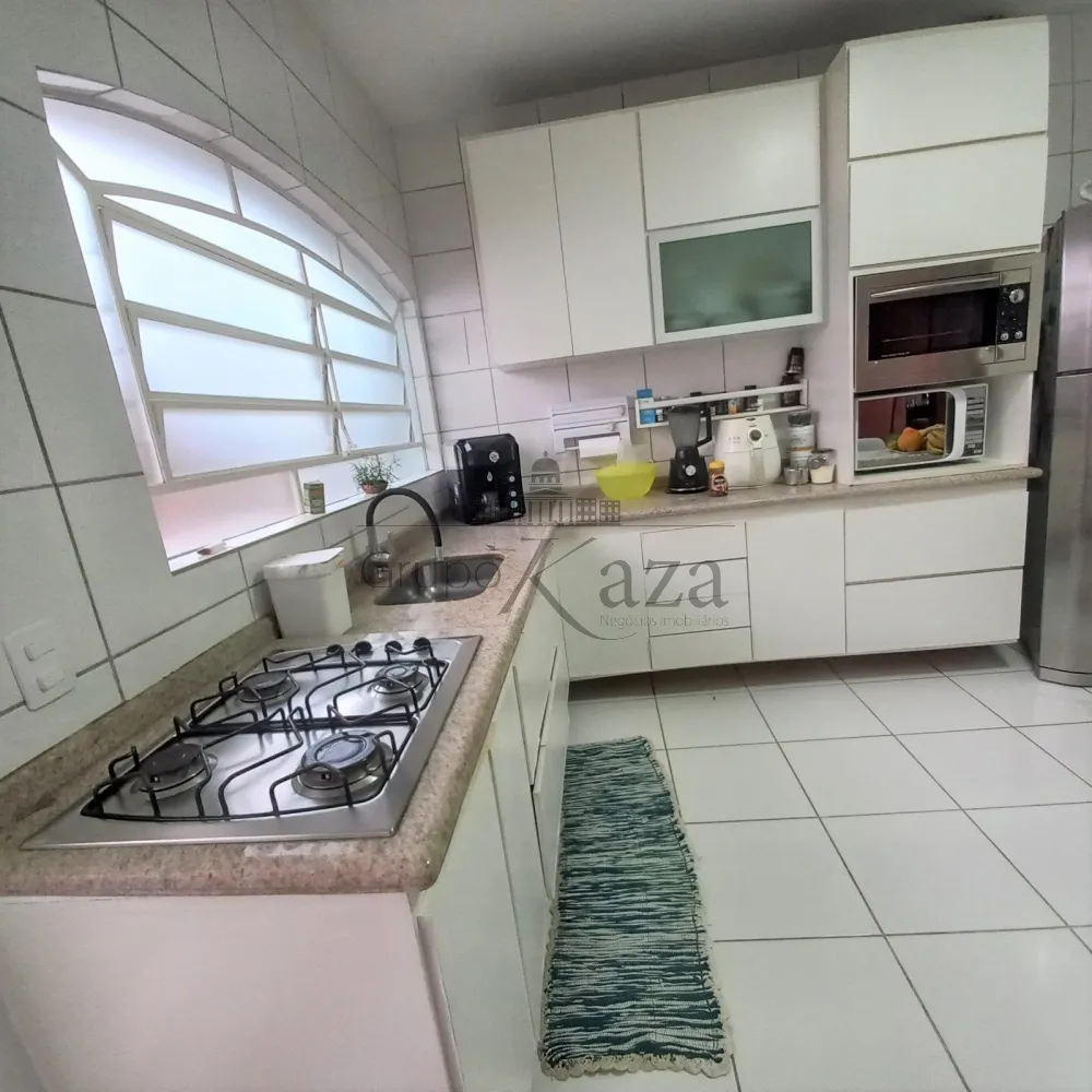 Foto 6 de Casa Padrão em Jardim das Indústrias, São José dos Campos - imagem 6