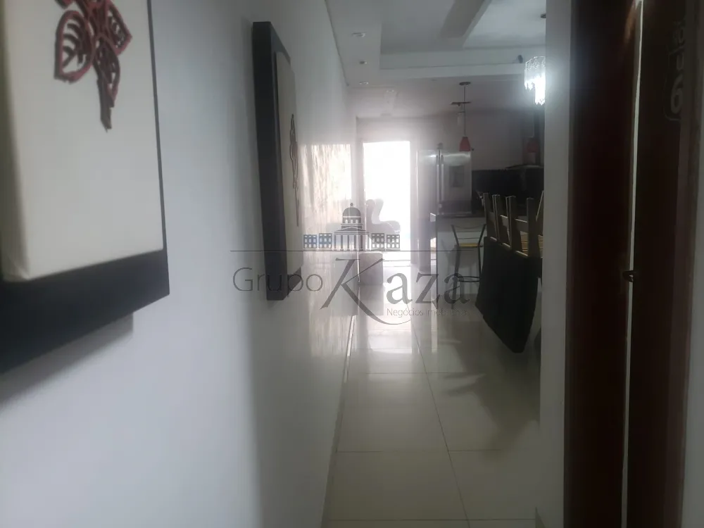 Foto 3 de Casa Sobrado em Residencial Altos do Bosque, São José dos Campos - imagem 3