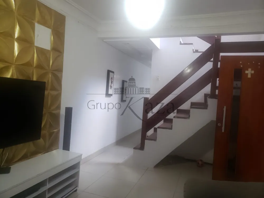 Foto 4 de Casa Sobrado em Residencial Altos do Bosque, São José dos Campos - imagem 4