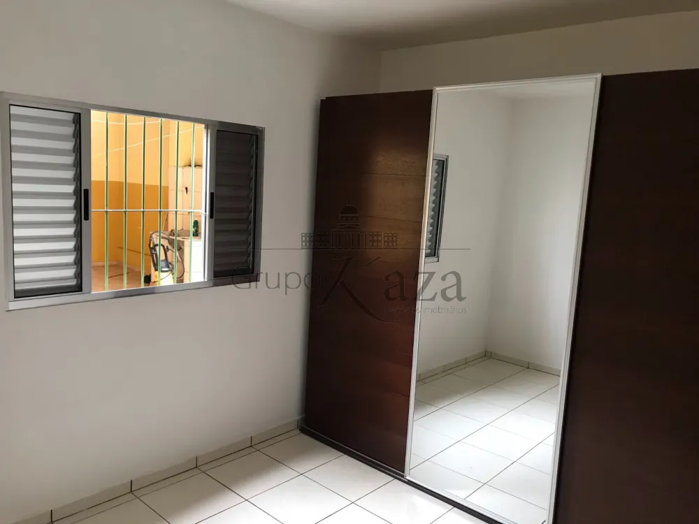 Foto 8 de Casa Padrão em Jardim Motorama, São José dos Campos - imagem 8