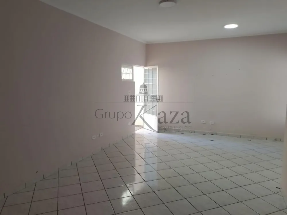 Foto 1 de Casa Padrão em Jardim Altos de Santana II, Jacareí - imagem 1