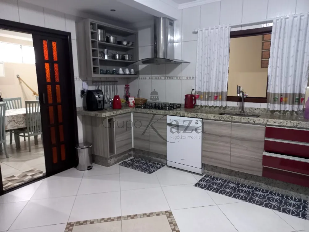 Foto 4 de Casa Padrão em Loteamento Residencial Vista Linda, São José dos Campos - imagem 4
