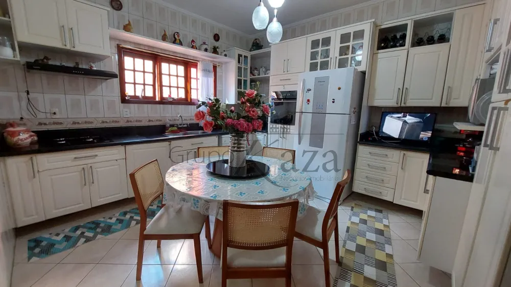 Foto 7 de Casa Condomínio em Jardim das Colinas, São José dos Campos - imagem 7