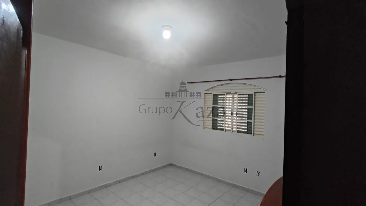 Foto 17 de Casa Padrão em Jardim Colonial, São José dos Campos - imagem 17