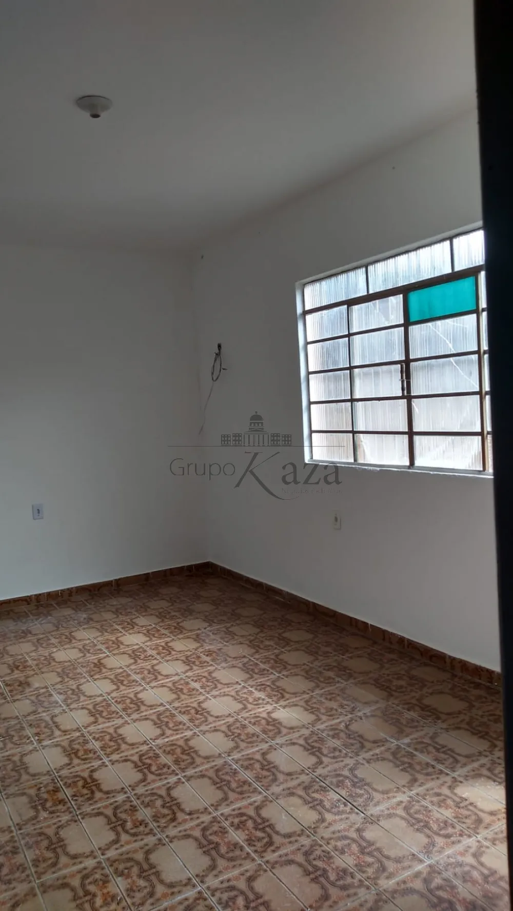 Foto 1 de Casa Padrão em Chácaras Reunidas, São José dos Campos - imagem 1