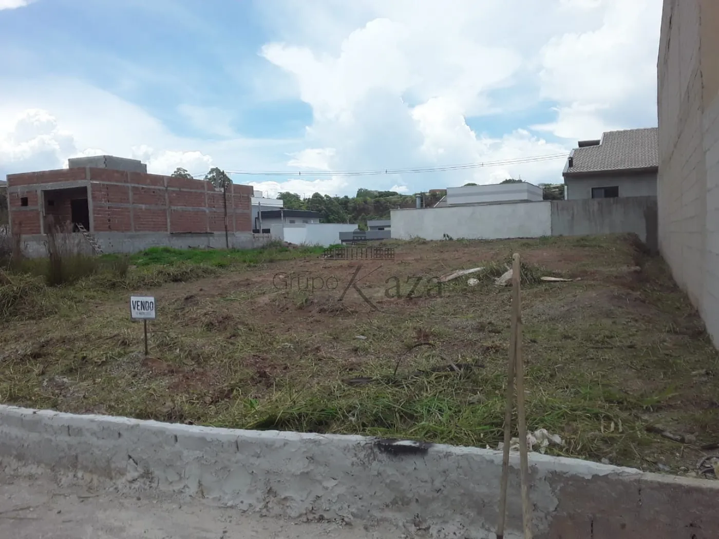 Foto 1 de Terreno Padrão em Recanto dos Eucalíptos, São José dos Campos - imagem 1