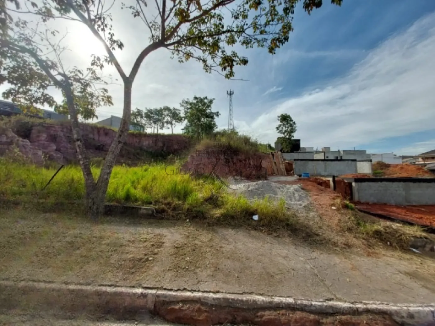 Foto 2 de Terreno Padrão em Jardim Santa Júlia , São José dos Campos - imagem 2