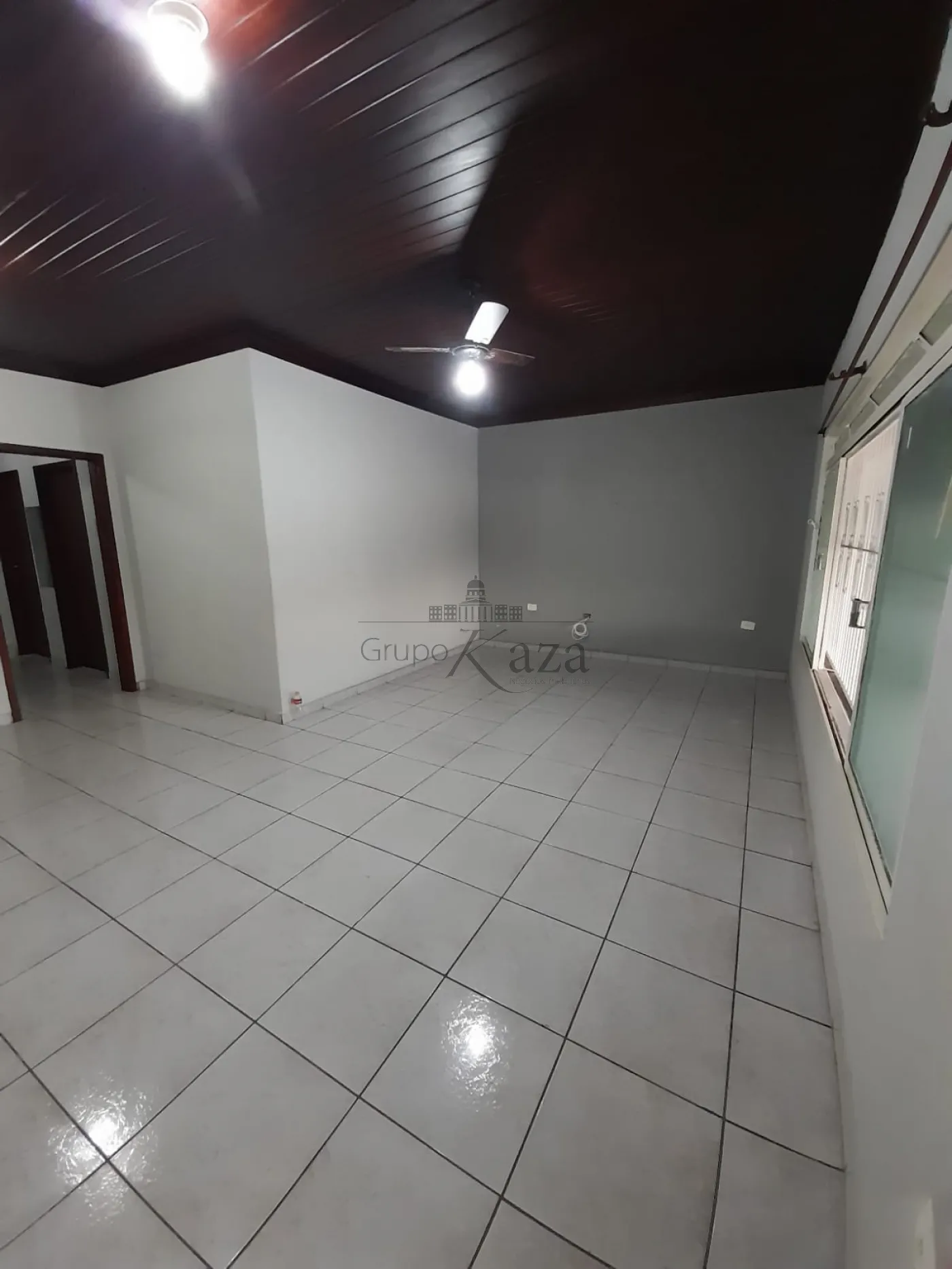 Foto 2 de Casa Padrão em Jardim Santa Maria, Jacareí - imagem 2