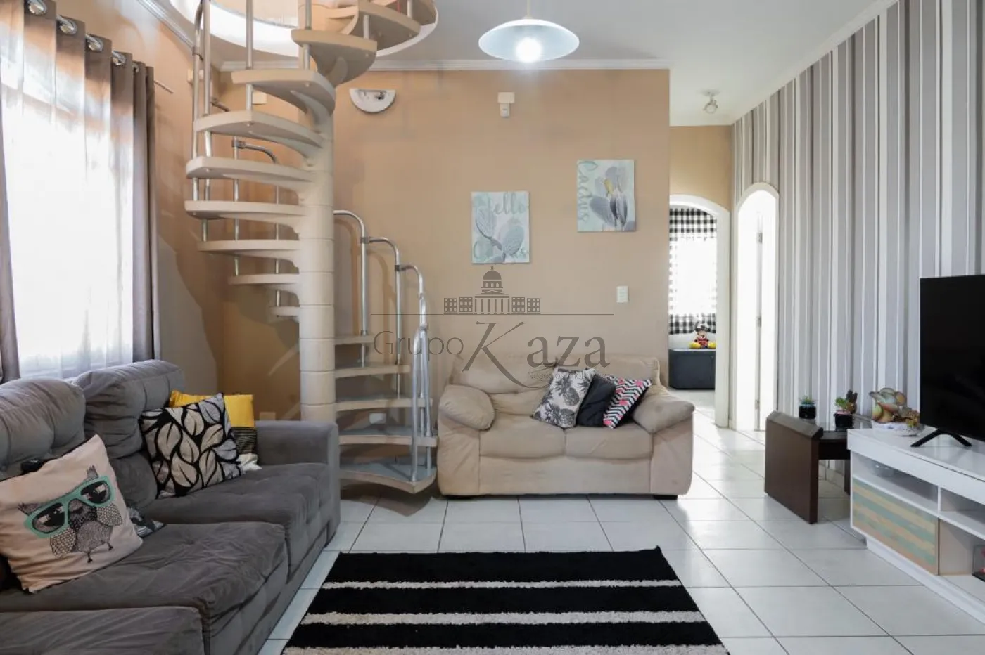 Foto 1 de Casa Comercial  Residencial em São João, Jacareí - imagem 1 Foto 1 de Casa Comercial  Residencial em São João, Jacareí - imagem 1