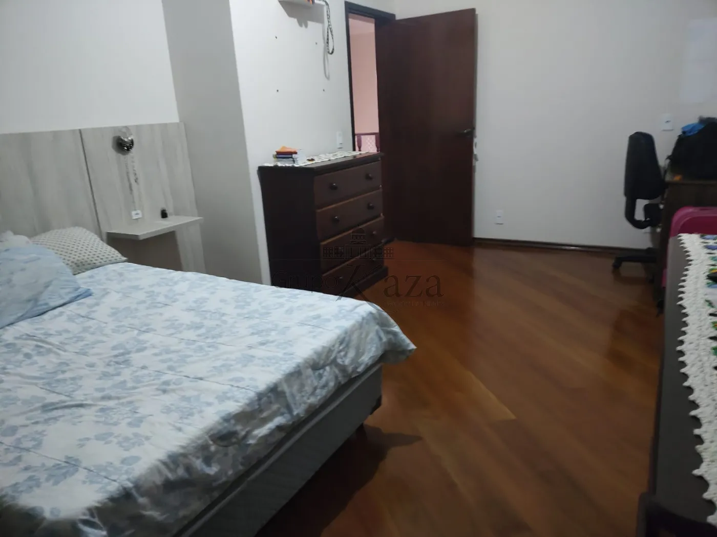 Foto 14 de Casa Sobrado em Jardim Altos de Santana I, Jacareí - imagem 14