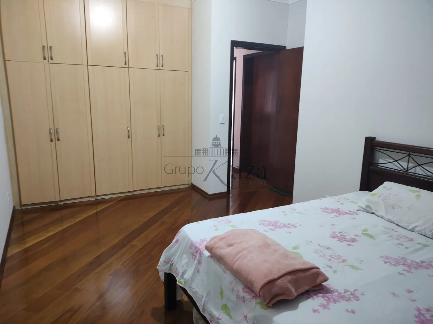 Foto 16 de Casa Sobrado em Jardim Altos de Santana I, Jacareí - imagem 16