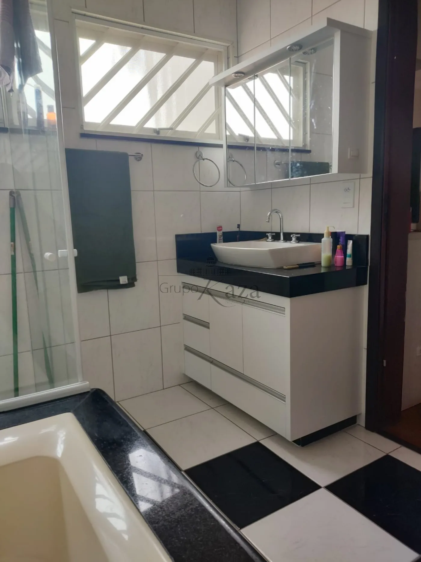 Foto 10 de Casa Sobrado em Jardim Altos de Santana I, Jacareí - imagem 10