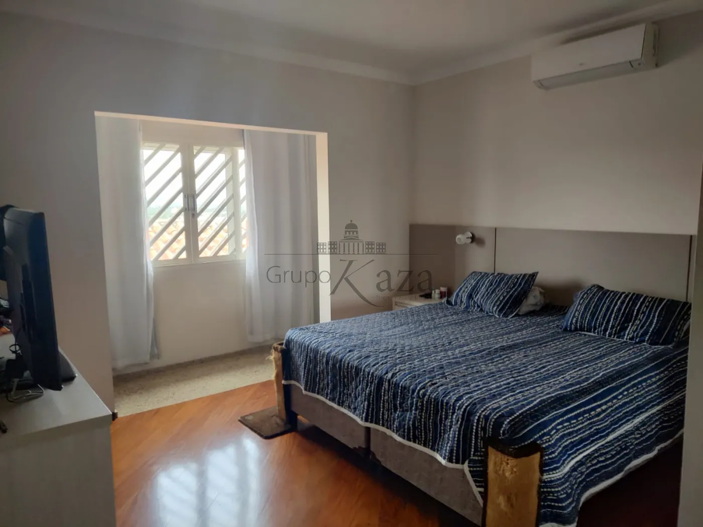 Foto 8 de Casa Sobrado em Jardim Altos de Santana I, Jacareí - imagem 8