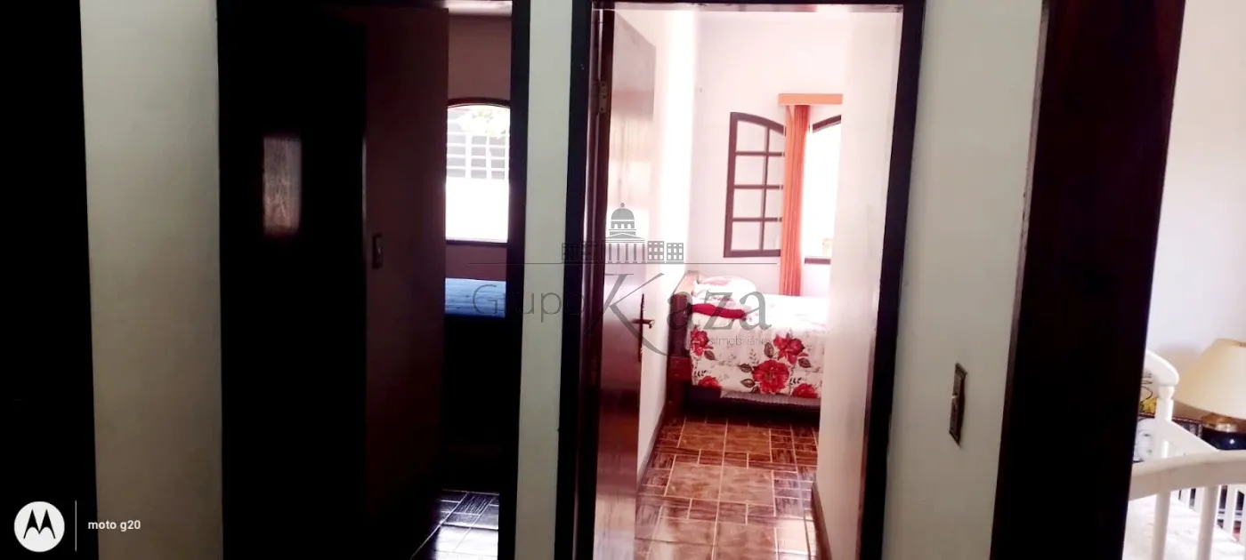 Foto 17 de Casa Padrão em Parque Interlagos, São José dos Campos - imagem 17