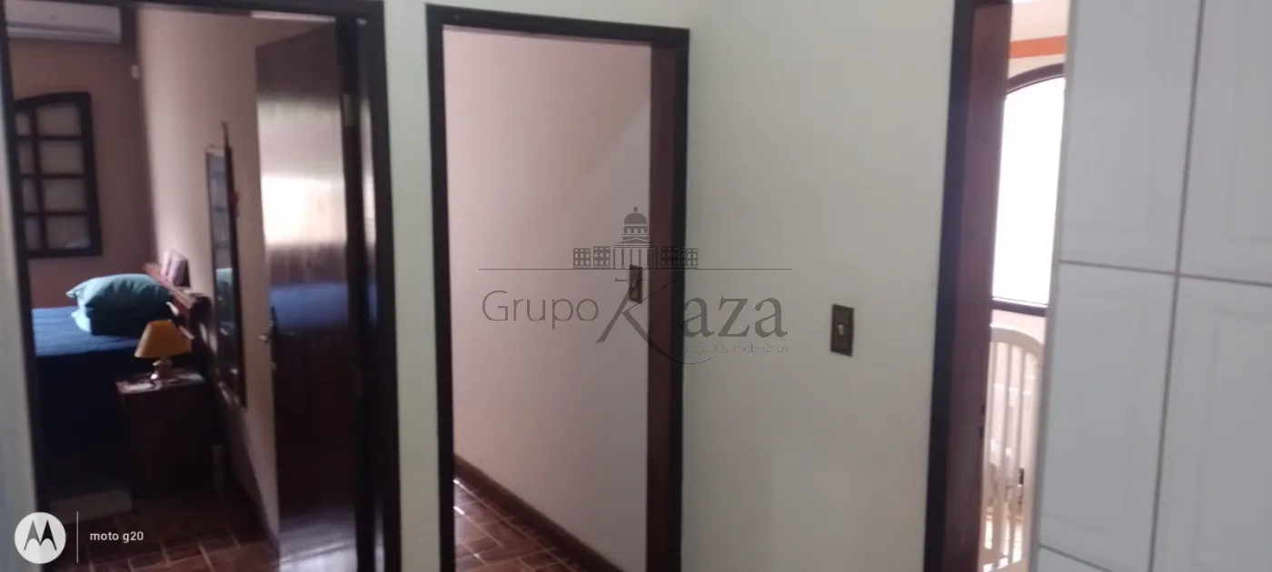 Foto 22 de Casa Padrão em Parque Interlagos, São José dos Campos - imagem 22