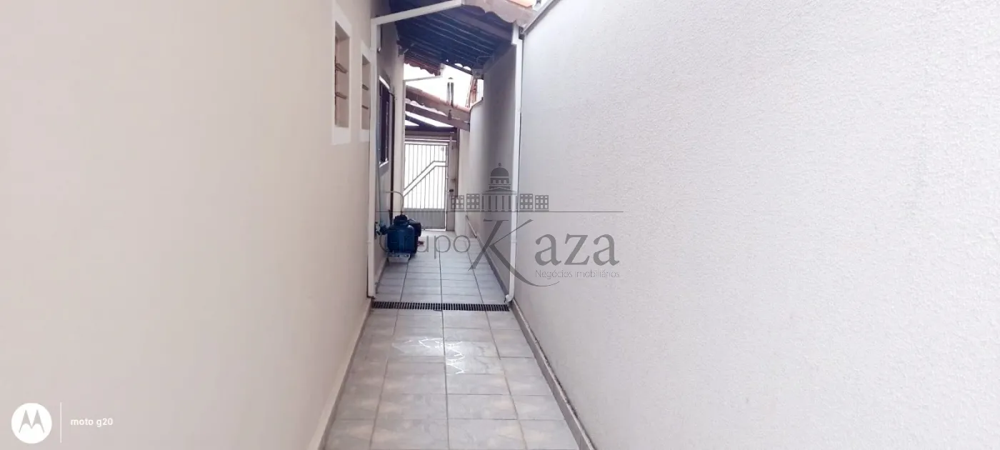 Foto 30 de Casa Padrão em Parque Interlagos, São José dos Campos - imagem 30