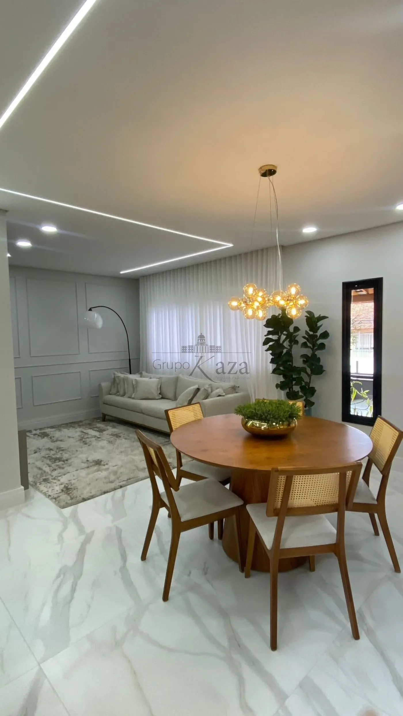 Foto 1 de Casa Padrão em Jardim Oriente, São José dos Campos - imagem 1