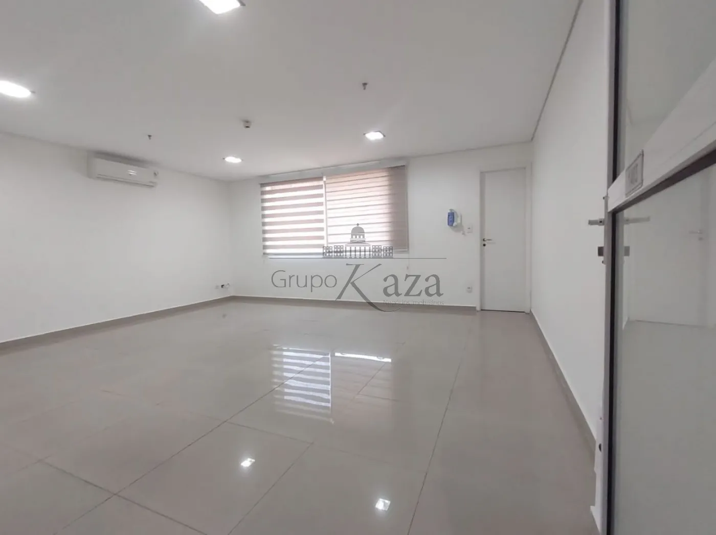 Foto 3 de Comercial Sala Condomínio em Jardim Oswaldo Cruz, São José dos Campos - imagem 3