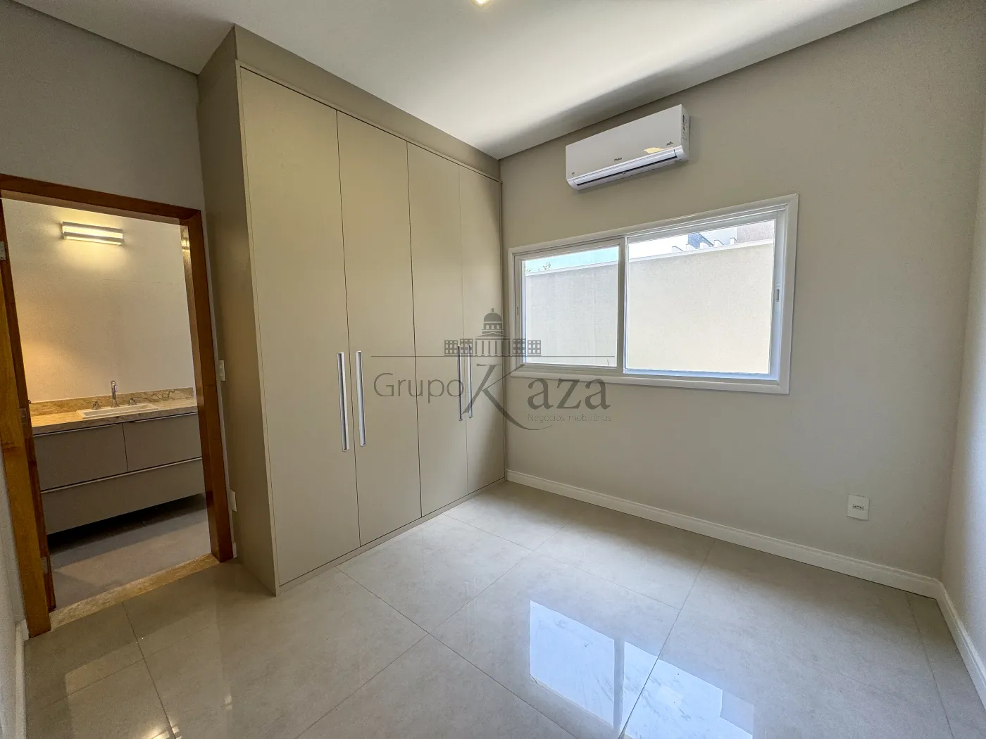 Foto 28 de Casa Condomínio em Jardim do Golfe, São José dos Campos - imagem 28