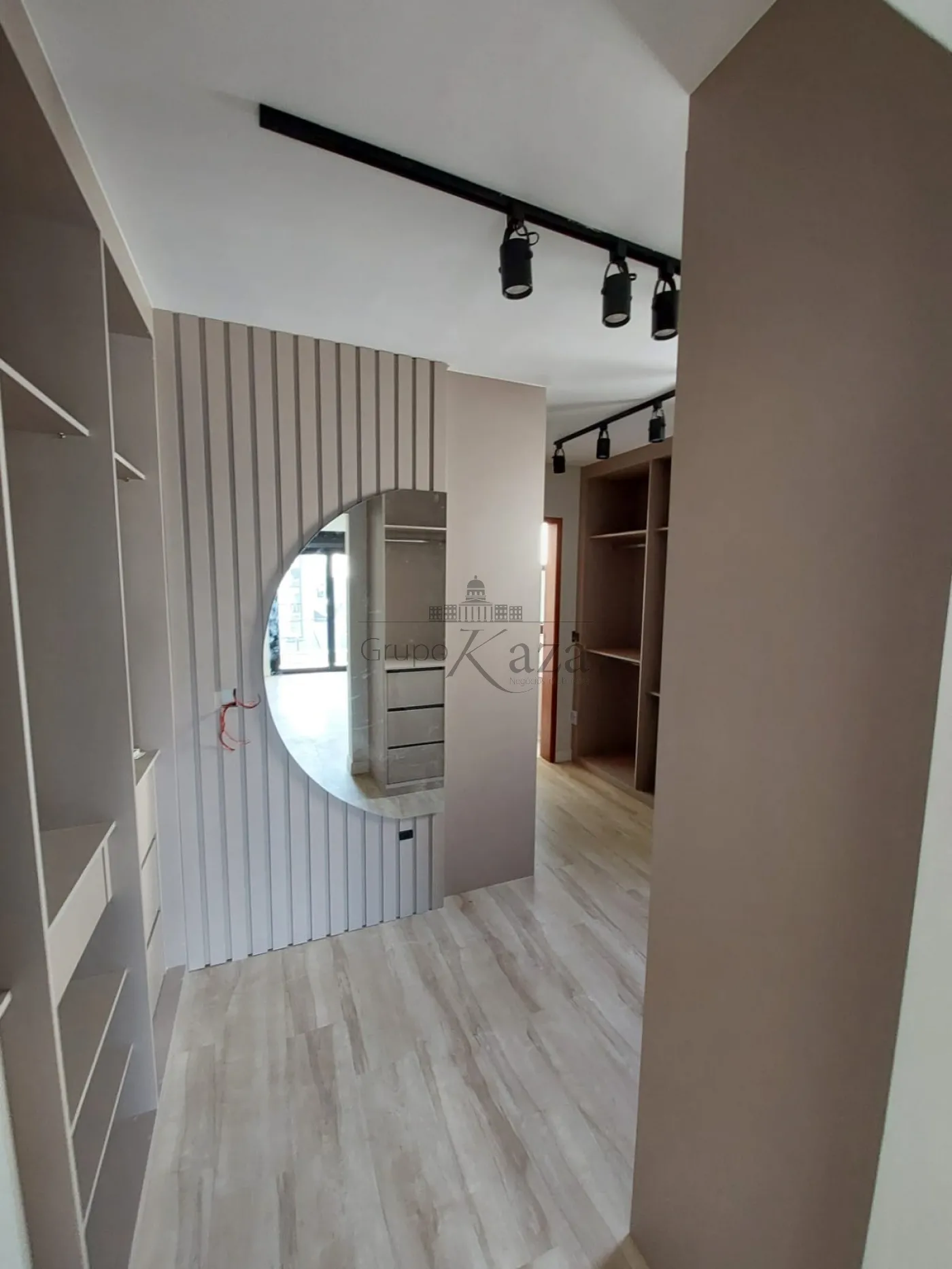 Foto 40 de Casa Condomínio em Jardim do Golfe, São José dos Campos - imagem 40