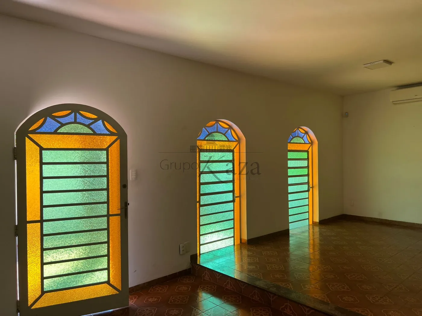 Foto 2 de Casa Comercial  Residencial em Jardim Oswaldo Cruz, São José dos Campos - imagem 2