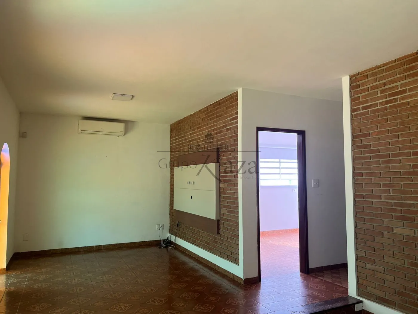 Foto 3 de Casa Comercial  Residencial em Jardim Oswaldo Cruz, São José dos Campos - imagem 3