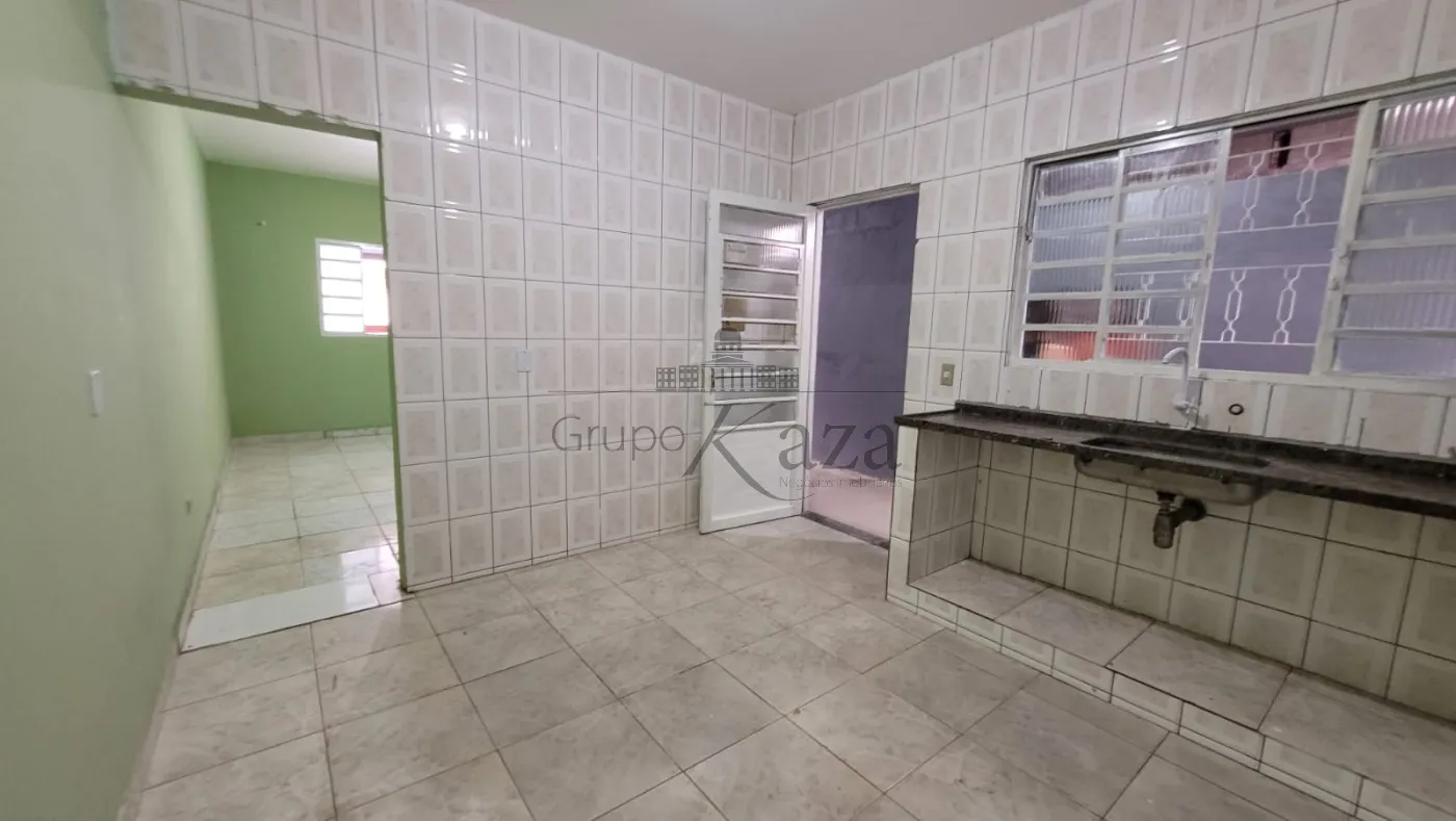 Foto 2 de Casa Padrão em Jardim Torrão de Ouro, São José dos Campos - imagem 2