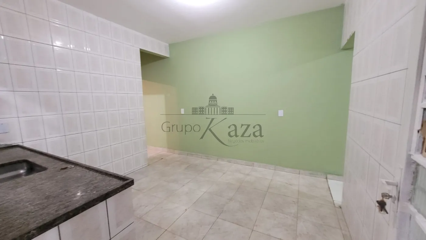 Foto 3 de Casa Padrão em Jardim Torrão de Ouro, São José dos Campos - imagem 3