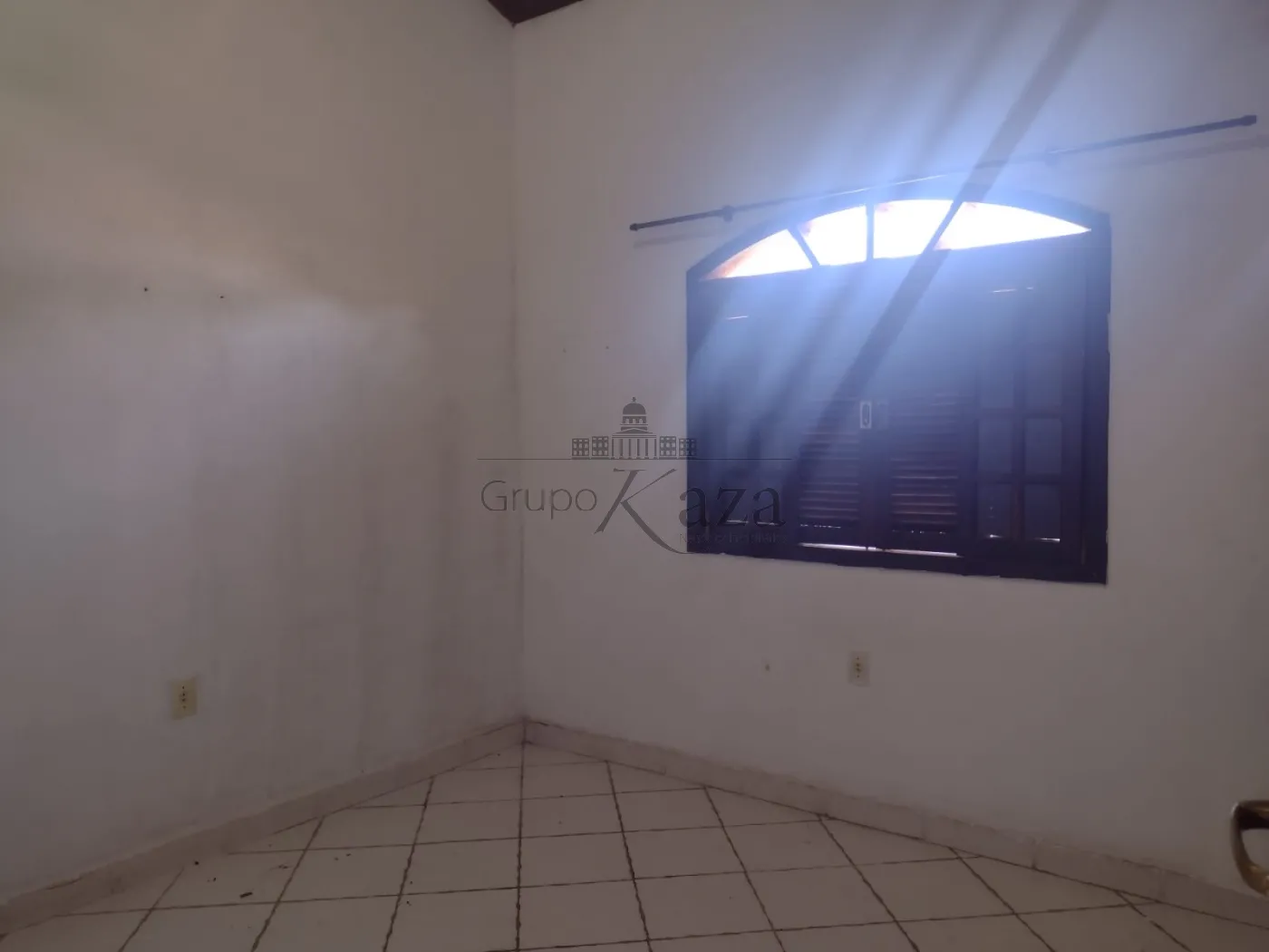 Foto 8 de Casa Padrão em Jardim da Granja, São José dos Campos - imagem 8