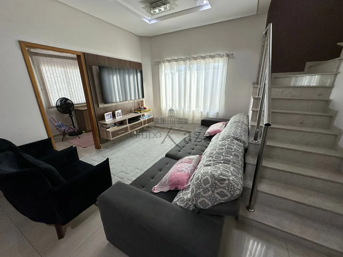 Foto 3 de Casa Condomínio em Jardim Crystal Park, Jacareí - imagem 3