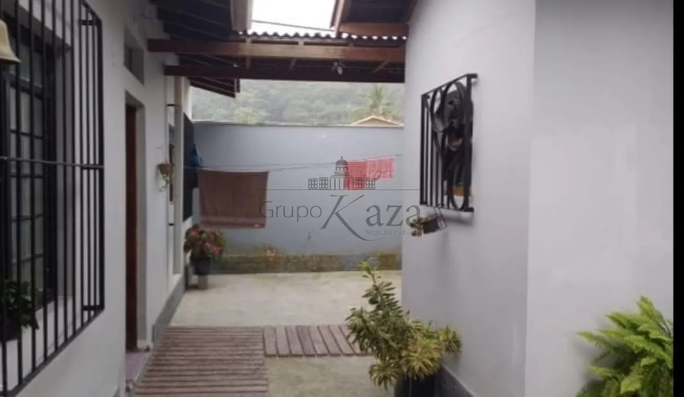 Foto 16 de Casa Padrão em Jardim Mariella, Caraguatatuba - imagem 16