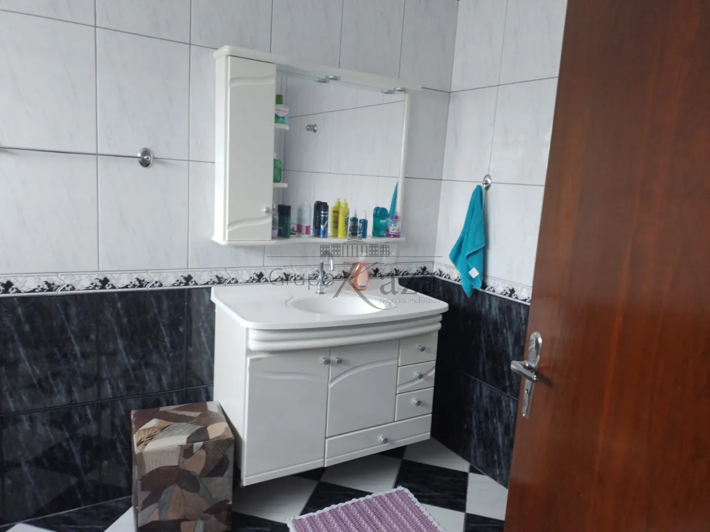 Foto 17 de Casa Sobrado em Parque Santo Antônio, Jacareí - imagem 17