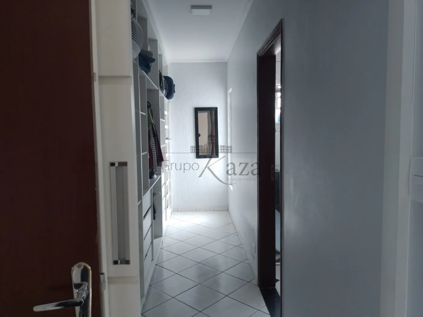 Foto 13 de Casa Sobrado em Parque Santo Antônio, Jacareí - imagem 13