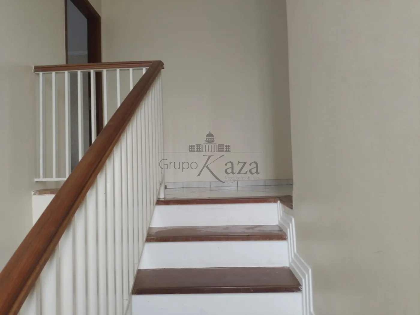 Foto 11 de Casa Sobrado em Parque Santo Antônio, Jacareí - imagem 11