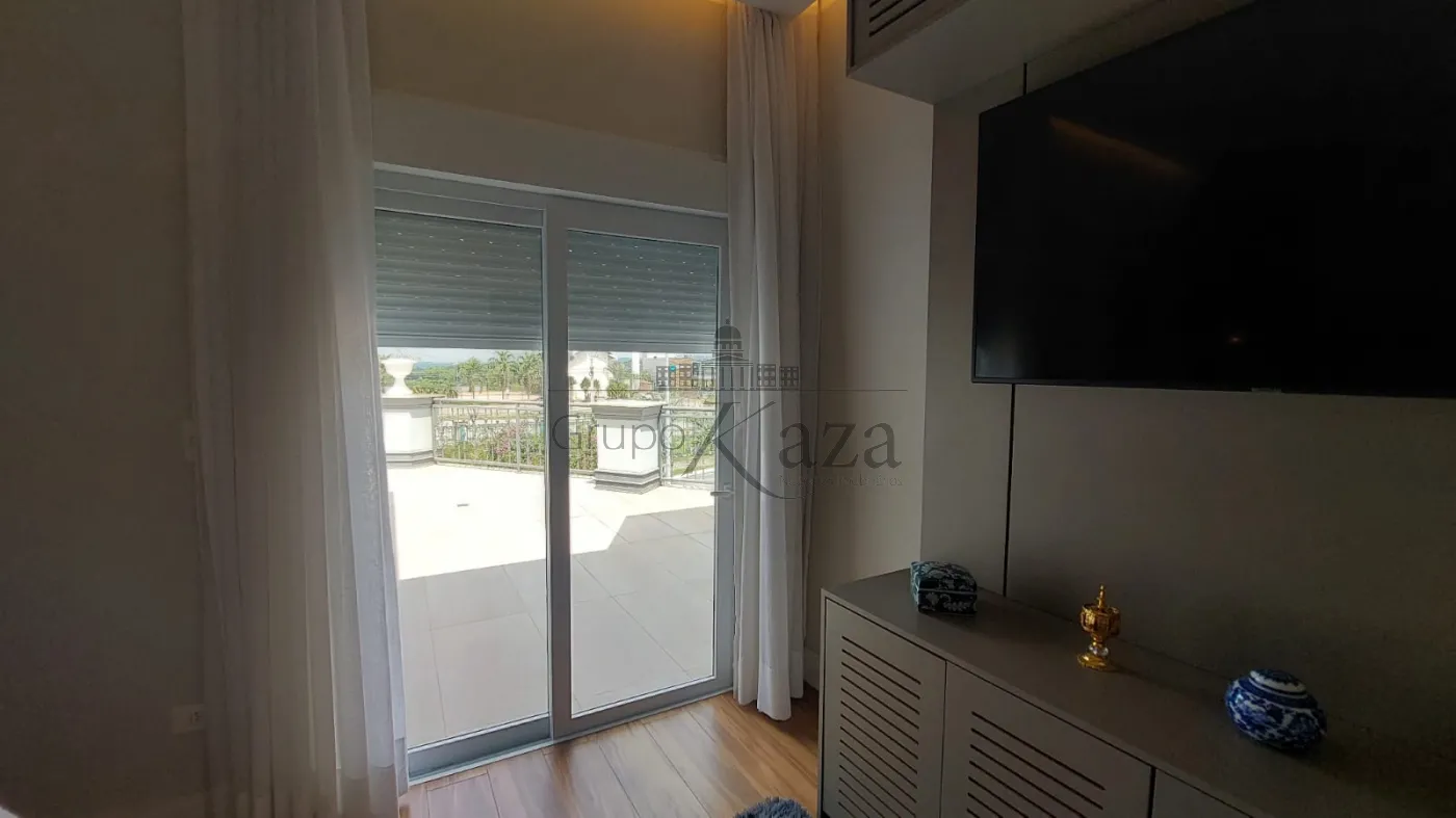 Foto 46 de Casa Condomínio em Jardim do Golfe, São José dos Campos - imagem 46