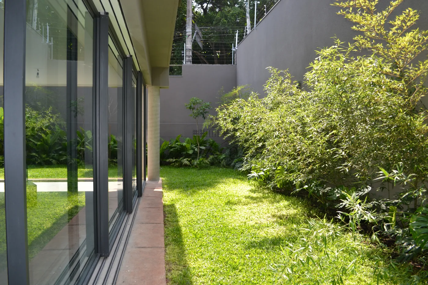 Jardim lateral