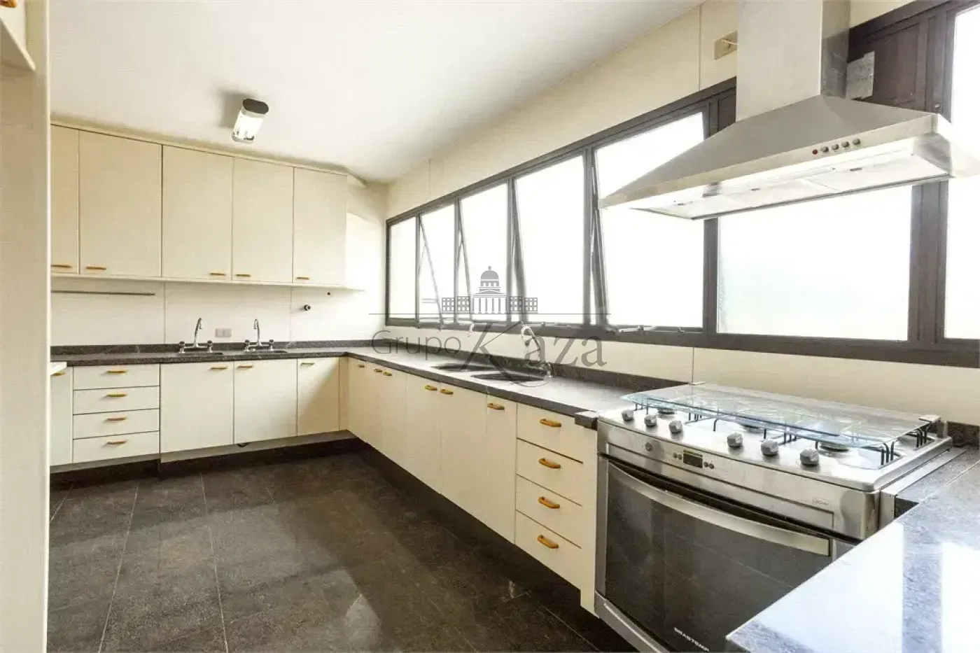 Foto 5 de Apartamento Padrão em Vila Nova Conceição, São Paulo - imagem 5