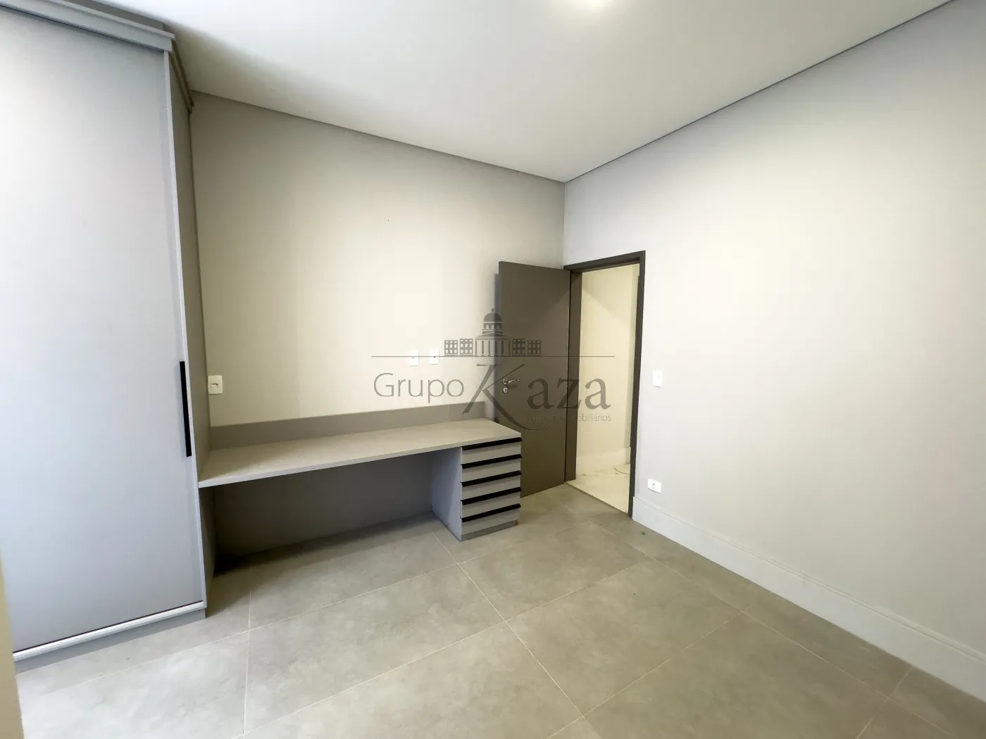 Foto 17 de Casa Condomínio em Jardim do Golfe, São José dos Campos - imagem 17