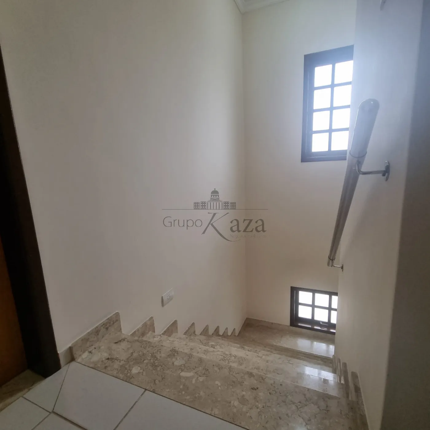 Foto 8 de Casa Sobrado em Jardim Torrão de Ouro, São José dos Campos - imagem 8