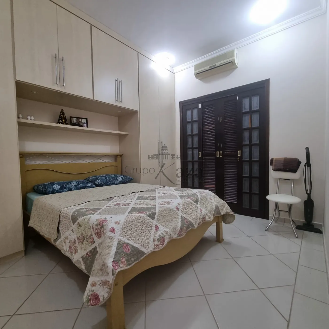 Foto 10 de Casa Sobrado em Jardim Torrão de Ouro, São José dos Campos - imagem 10