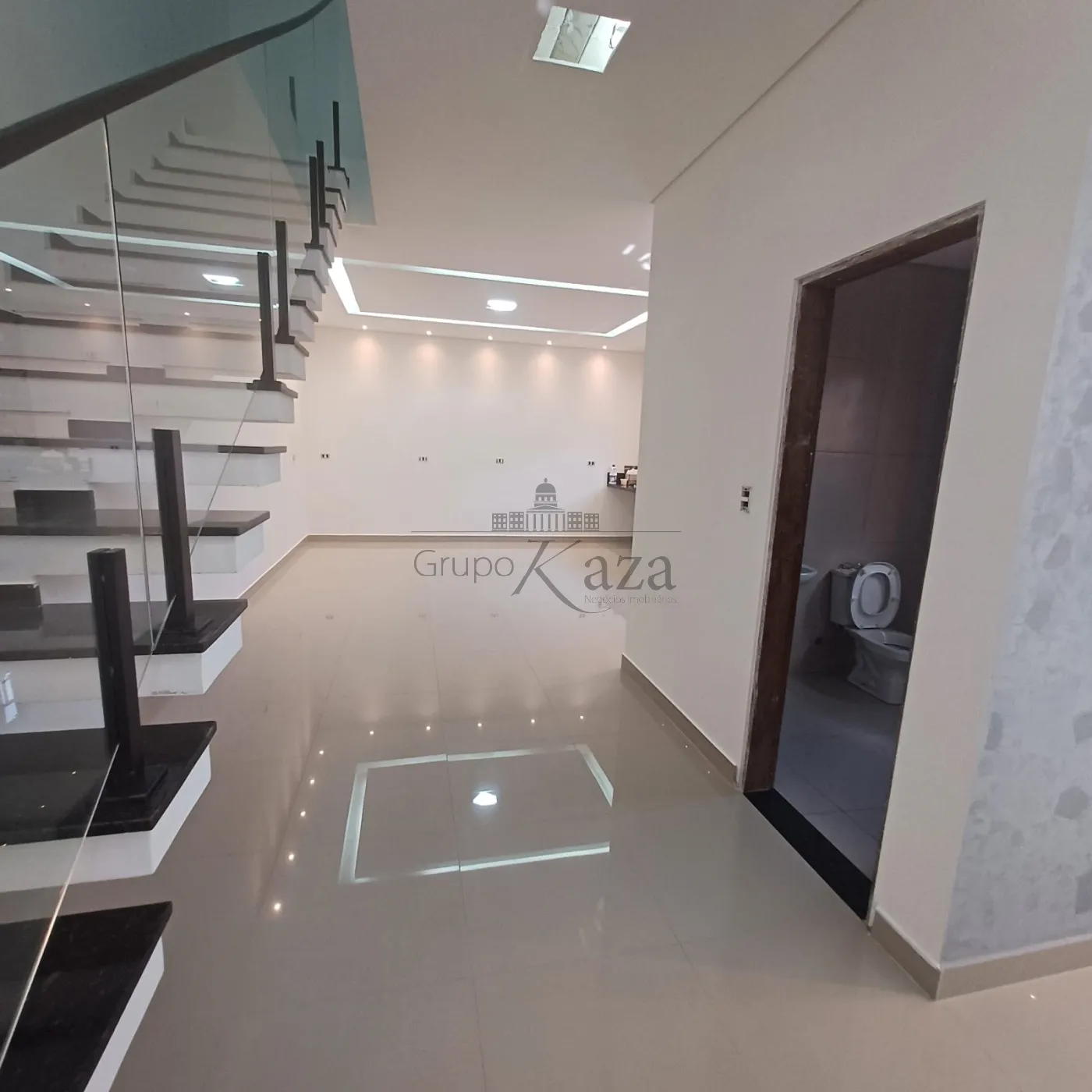 Foto 3 de Casa Padrão em Recanto dos Eucalíptos, São José dos Campos - imagem 3