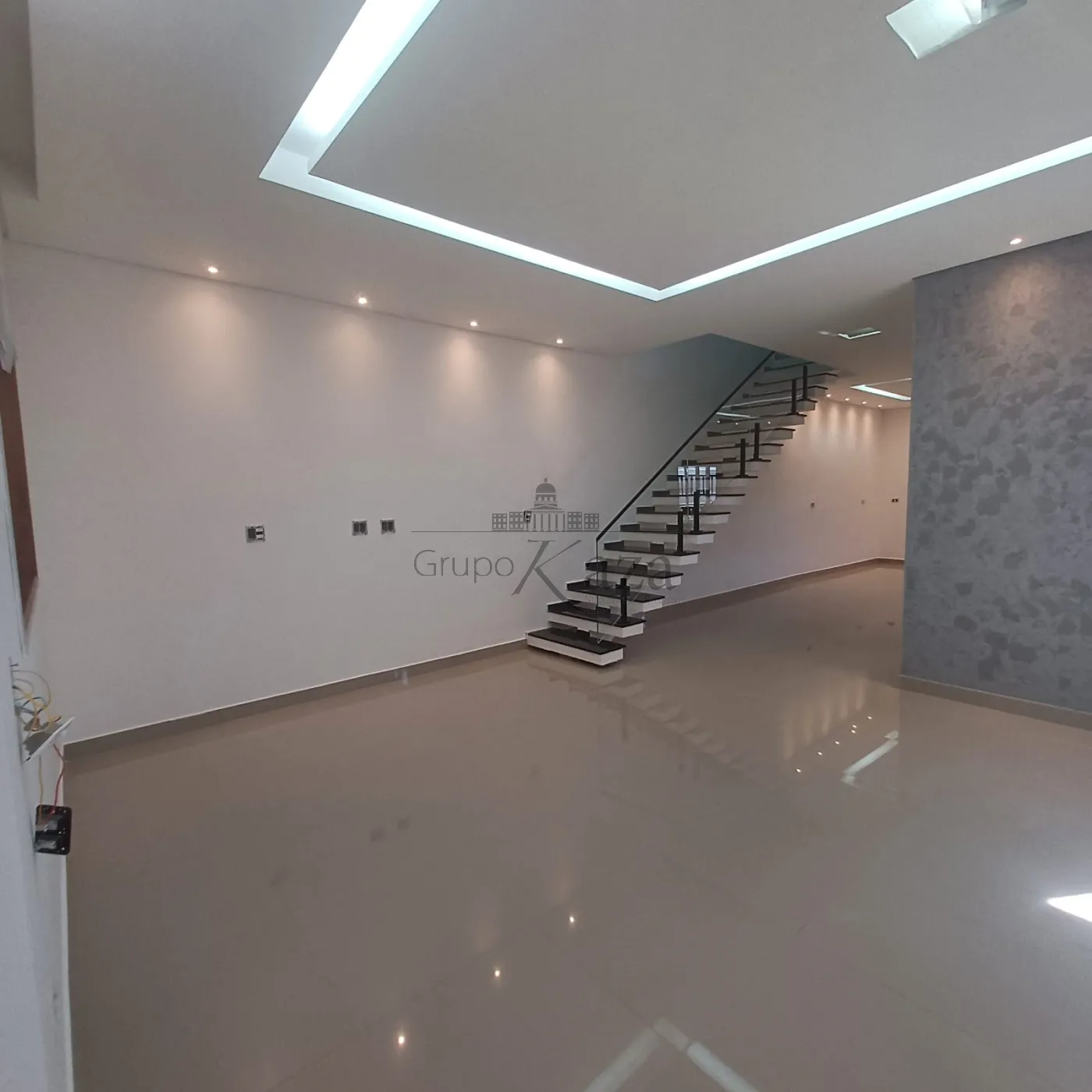 Foto 2 de Casa Padrão em Recanto dos Eucalíptos, São José dos Campos - imagem 2